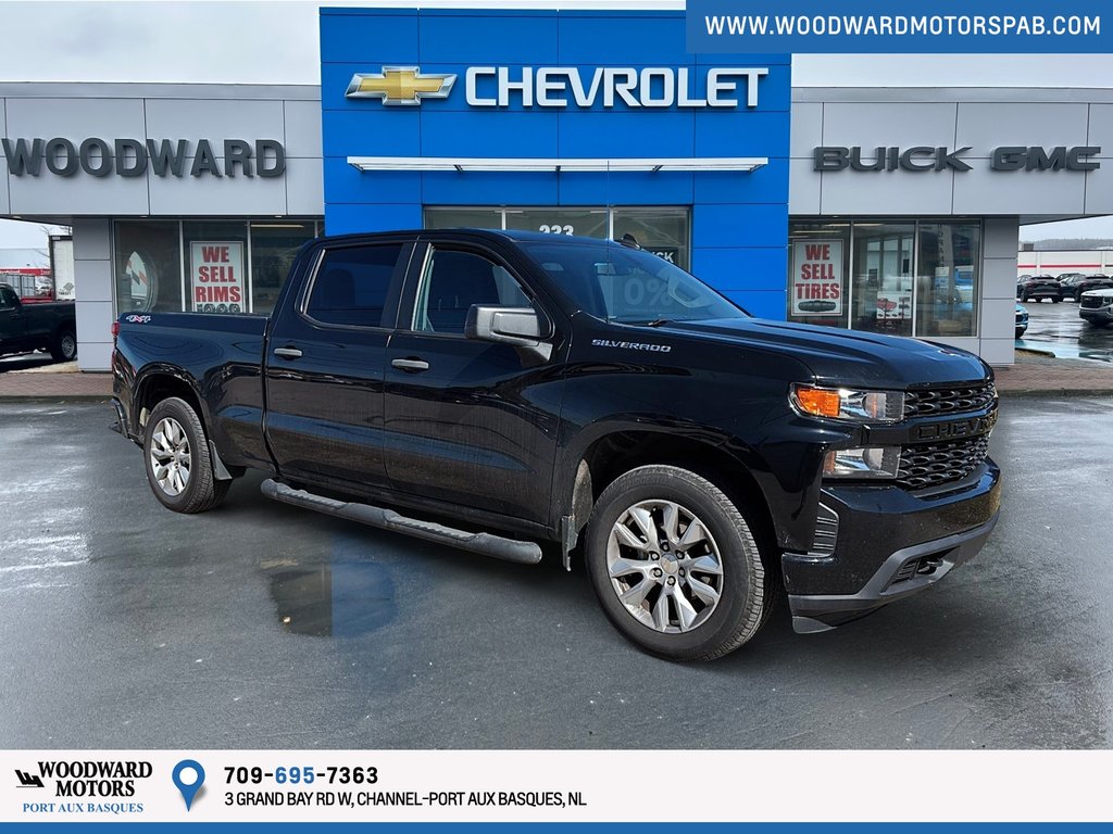 2021 Chevrolet Silverado 1500 4WD Crew CAB Custom in Port Aux Basques, Newfoundland and Labrador - 2 - w1024h768px