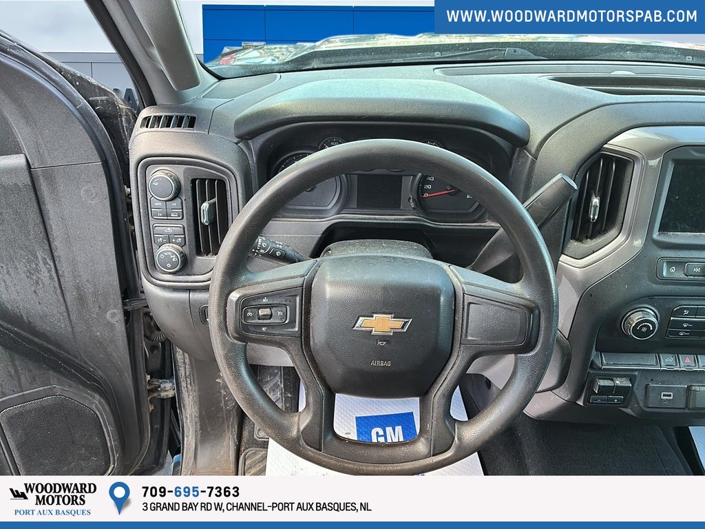 2020 Chevrolet Silverado 1500 4WD Double CAB Custom in Port Aux Basques, Newfoundland and Labrador - 8 - w1024h768px