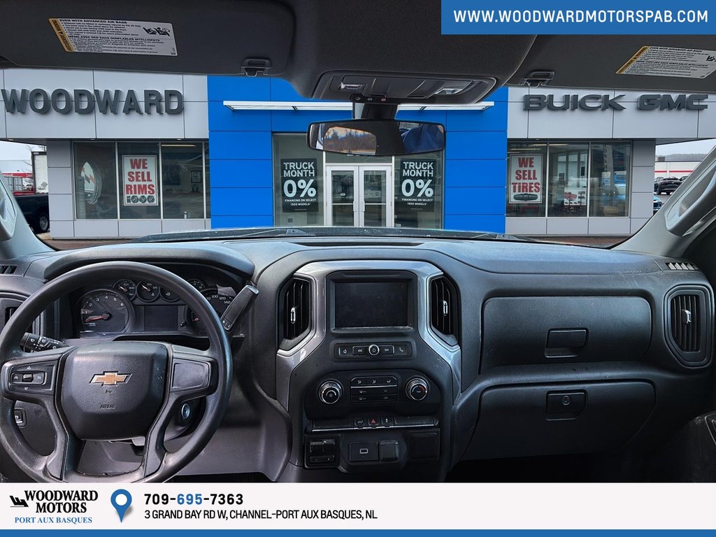 2020 Chevrolet Silverado 1500 4WD Double CAB Custom in Port Aux Basques, Newfoundland and Labrador - 7 - w1024h768px