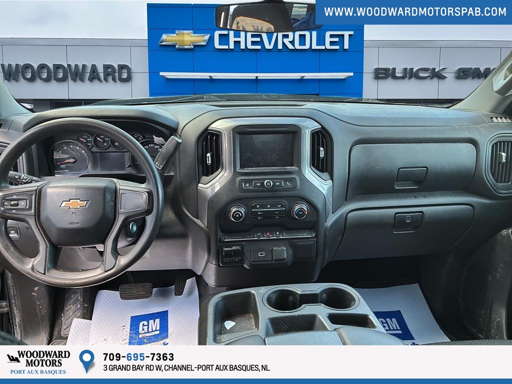 2020 Chevrolet Silverado 1500 4WD Double CAB Custom in Port Aux Basques, Newfoundland and Labrador - 6 - w1024h768px