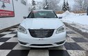 2011 Chrysler 200 Limited, keyless entry, backup camera, Bluetooth