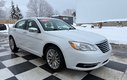 2011 Chrysler 200 Limited, keyless entry, backup camera, Bluetooth