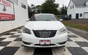 2013 Chrysler 200 LX, Keyless entry, MP3, Cruise control