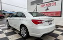 2013 Chrysler 200 LX, Keyless entry, MP3, Cruise control