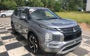2022 Mitsubishi Outlander LE - sunroof, power & heated seats, reverse camera