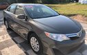 2014 Toyota Camry LE - low kms, reverse camera, hands free, cruise