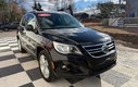 2011 Volkswagen TIGUAN Trendline, Keyless entry, Moonroof, 2.0L turbo