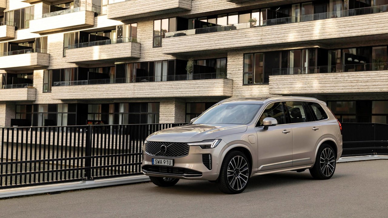 5 Reasons the 2026 Volvo XC90 PHEV Is the Best 7-Seat SUV for Toronto Families in 2026