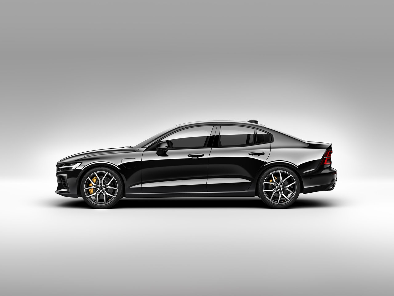 2022 Volvo S60 Recharge versus the competition