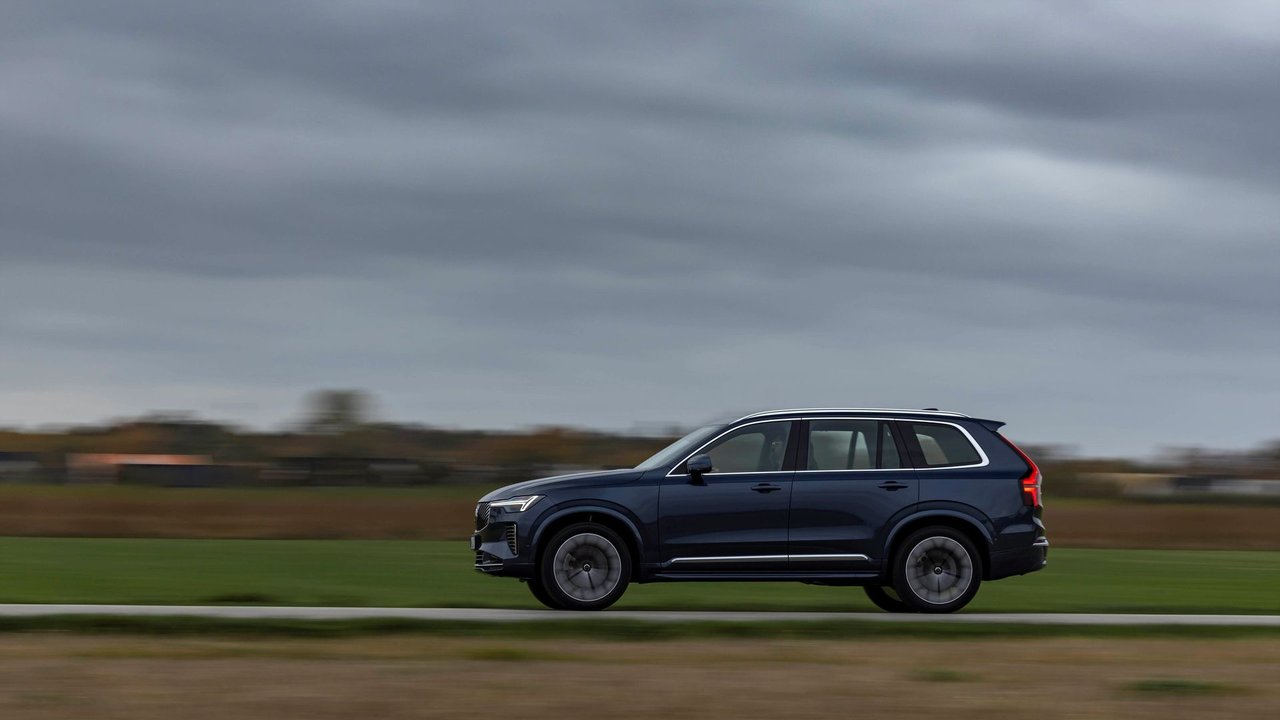 5 SUVs in 1: A Guide to the Volvo XC90 Plug-in Hybrid's Five Distinct Drive Modes