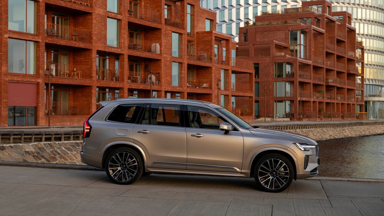 The 2026 Volvo XC90 T8 PHEV Powertrain Explained