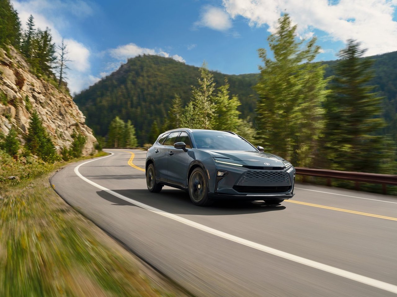 Quels VUS Toyota 2025 offrent le meilleur rendement énergétique pour vos road trips d’été?