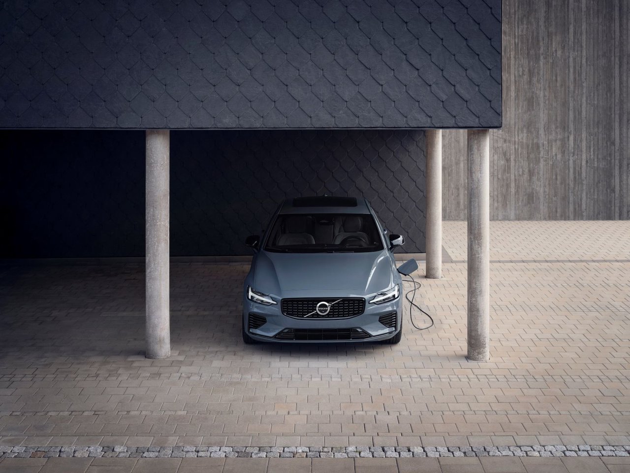 La Volvo S60 T8 2025 combine les performances d’une berline sportive et l’efficacité de l’électrification
