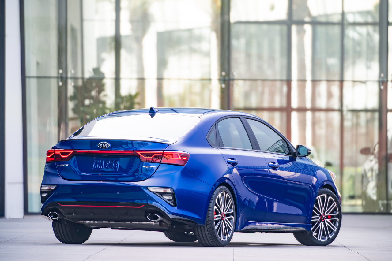 2021 Kia Forte vs. 2022 Honda Civic : More Style and Value