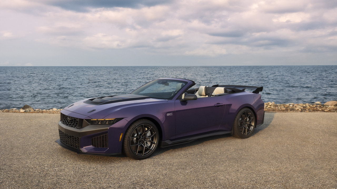 Ford Racing Introduces the Mustang Dark Horse SC Convertible to Canada