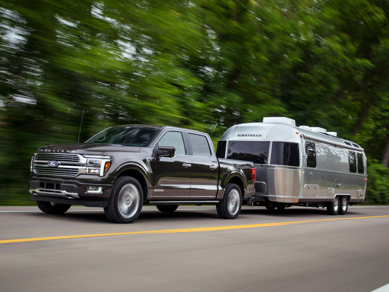 2026 Ford F-150 PowerBoost Hybrid vs EcoBoost V6 Which Engine Cuts Fuel Costs on Your Commute