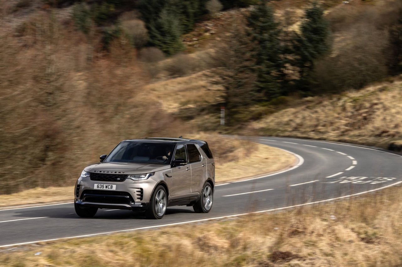 3 façons dont le Land Rover Discovery d'occasion offre luxe, technologie et puissance tout-terrain