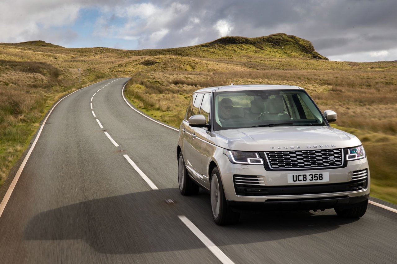 Heated Everything: The Best CPO Land Rovers for Canadian Winter Mornings