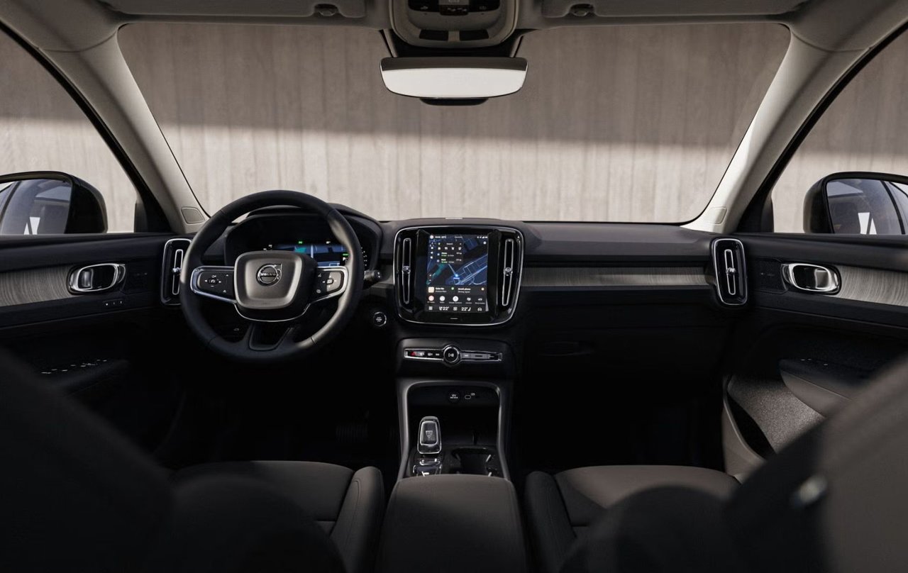 Look Into the 2026 Volvo XC40 Tech and Safety Features