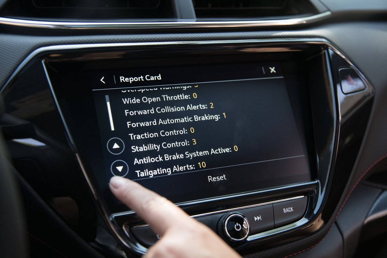 La fonction conducteur ado de GM : l’accompagnateur parfait