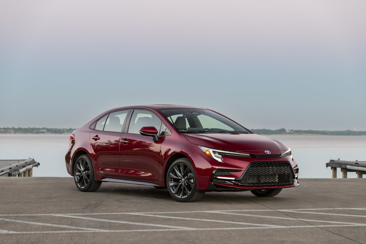 Classement de la gamme hybride Toyota 2026 par consommation combinée : Corolla, Prius, Camry et RAV4