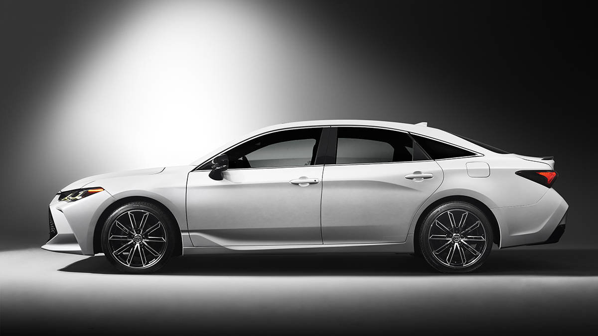 Toyota Introduces the New 2019 Toyota Avalon in Detroit
