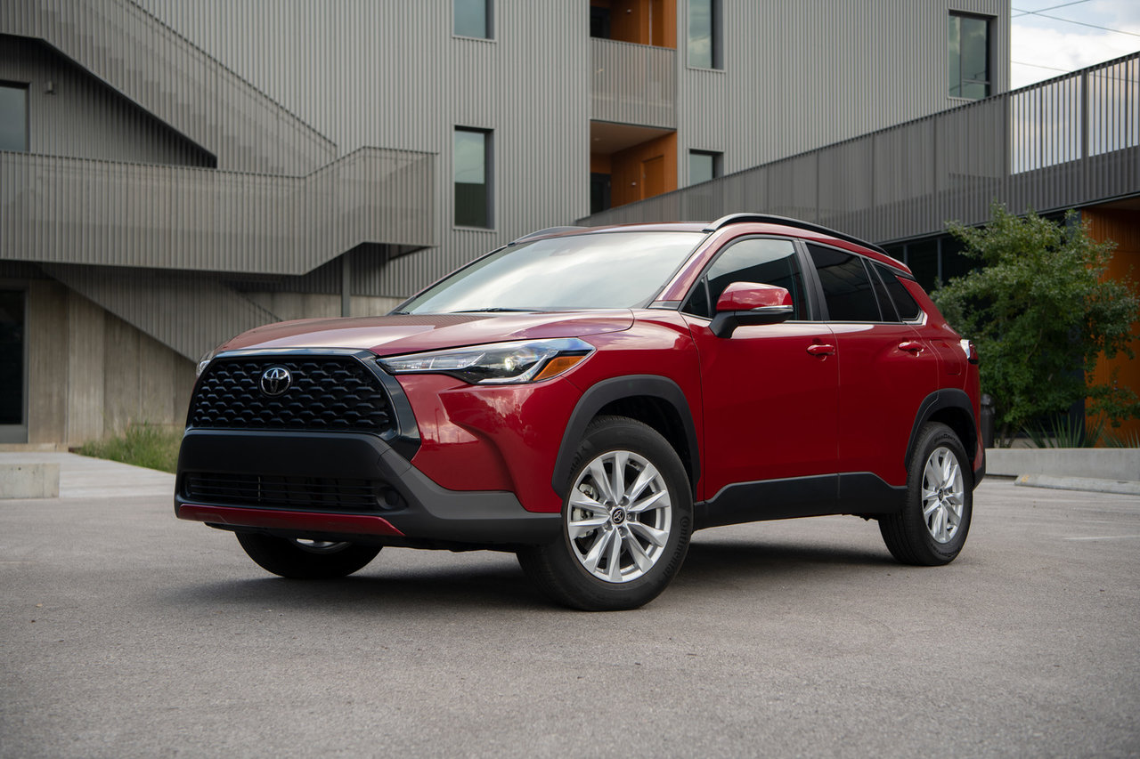 Toyota Corolla Cross 2025 : l’équilibre parfait pour une jeune famille