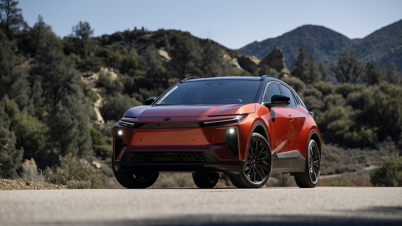 Toyota C-HR 2026 : le VUS électrique compact qui surprend par sa polyvalence