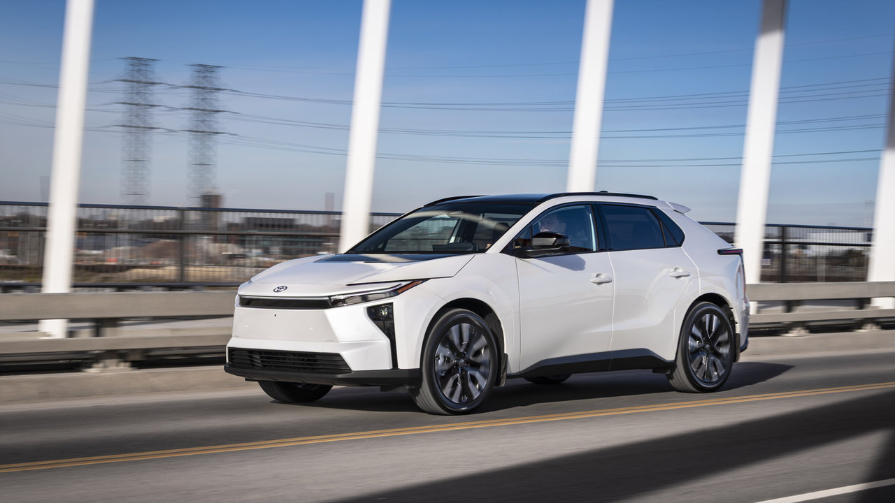 Un véhicule Toyota hybride ou électrique : quelle technologie vous convient le mieux?