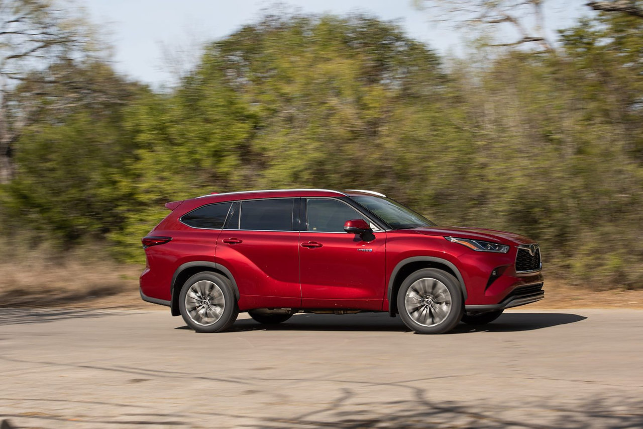 Toyota Highlander hybride 2021 vs Hyundai Santa Fe hybride 2021: bataille des multisegments économiques