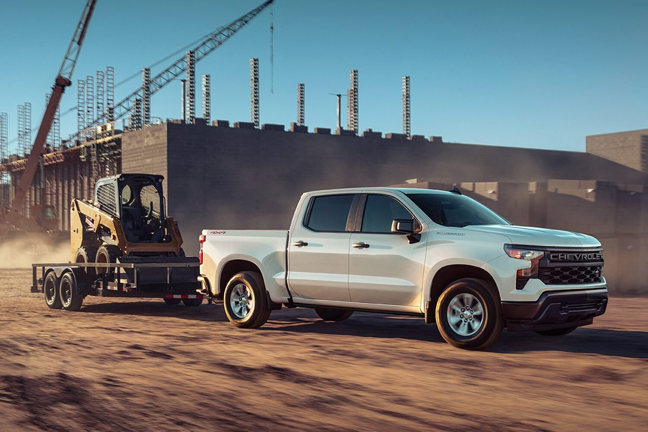 Aperçu des camions de travail GMC Sierra Pro 2022 et Chevrolet Silverado WT 2022