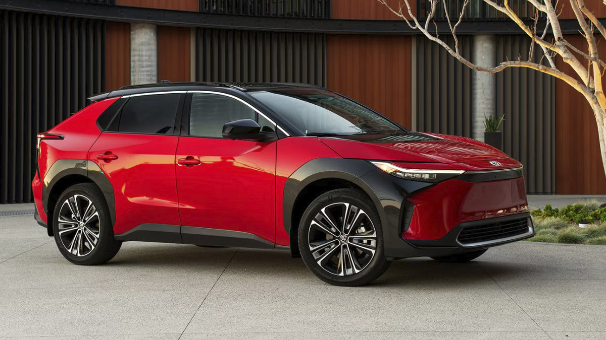 Toyota électrique bZ4X : prix et fiche technique 2025