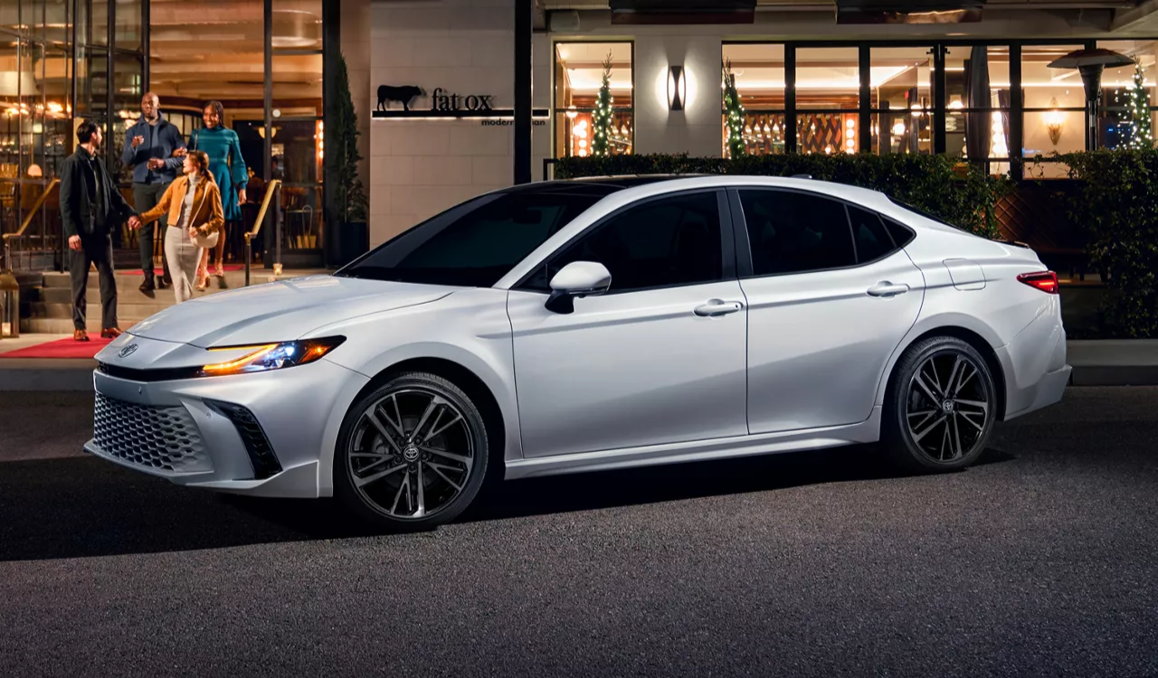 Toyota Camry hybride : Prix et fiche technique 2026