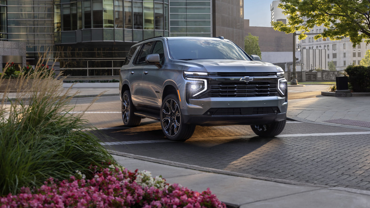 Les quatre VUS pleine grandeur GM 2026 classés selon leur capacité de chargement maximale : Suburban, Yukon XL, Tahoe et Yukon