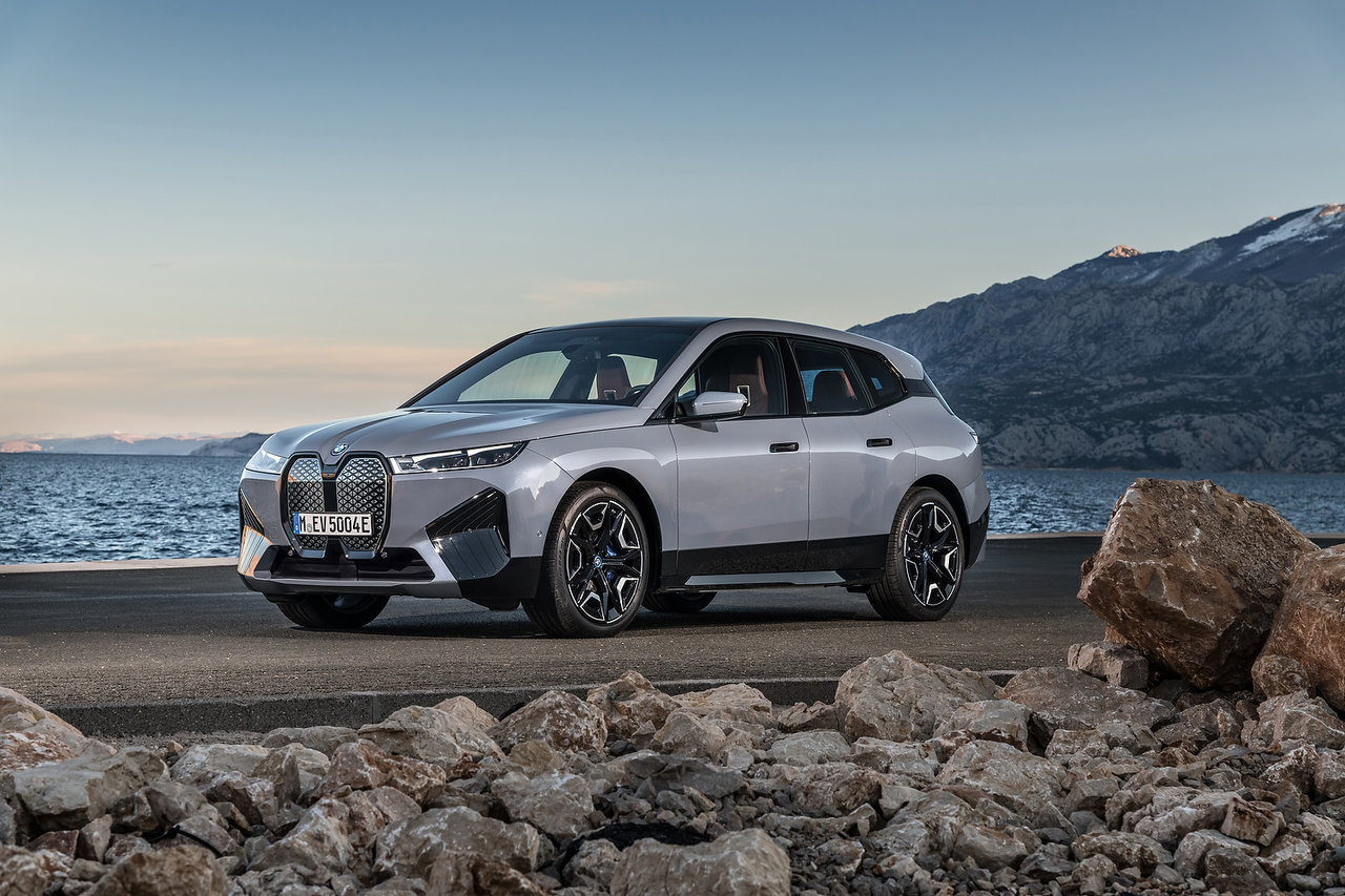 Venez découvrir les nouveaux BMW iX et BMW i4 100% électrique en novembre chez Grenier BMW!
