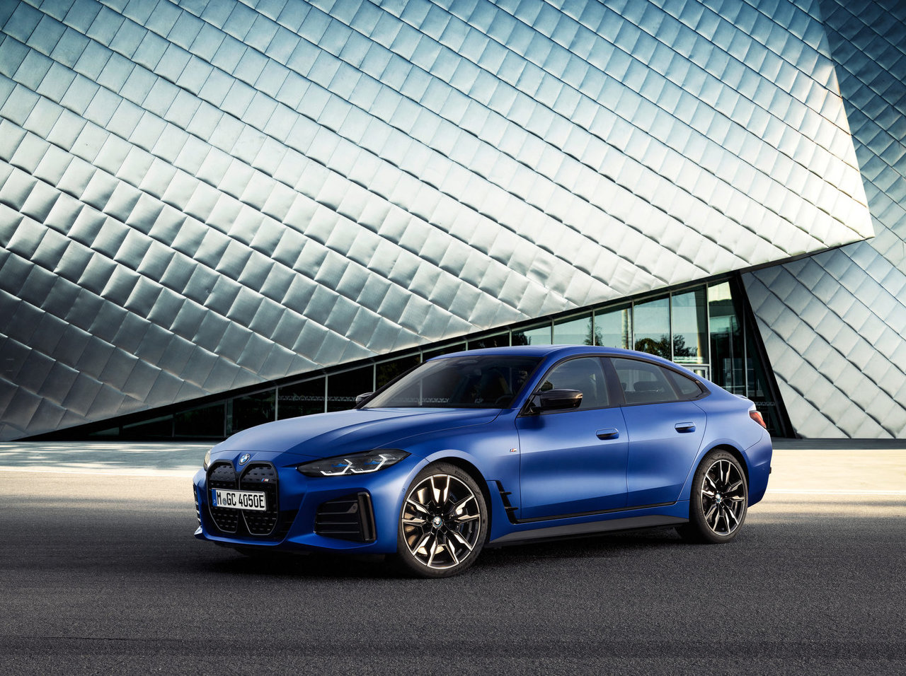 BMW i4 M50 xDrive vs Tesla Model 3 : un choix facile