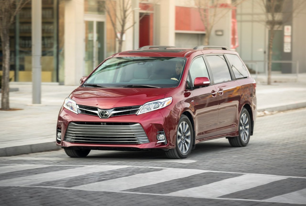 Honda Odyssey 2019 vs Toyota Sienna 2019 à Longueuil