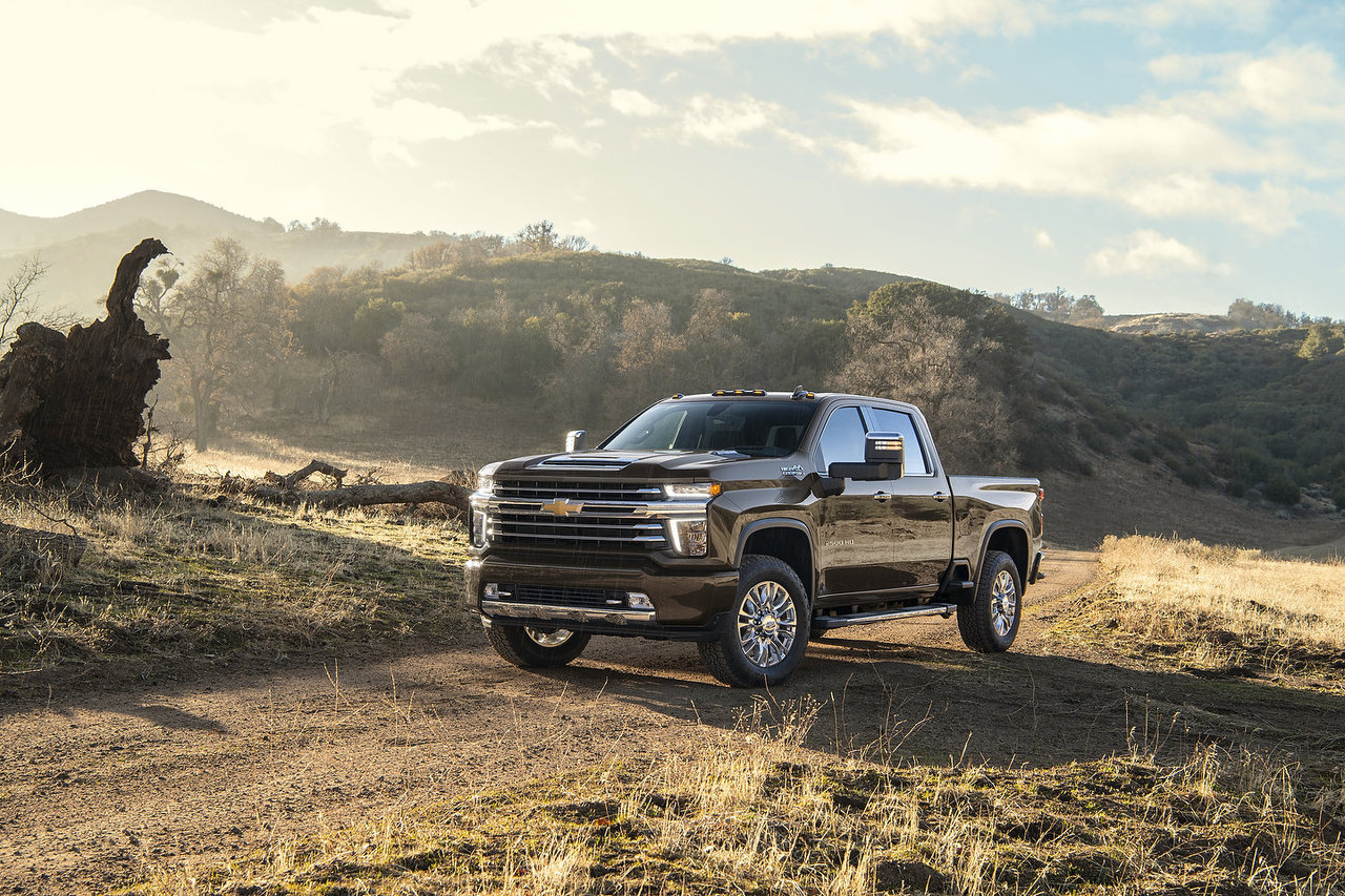Chevrolet Silverado HD 2020 vs Ford Super Duty 2020