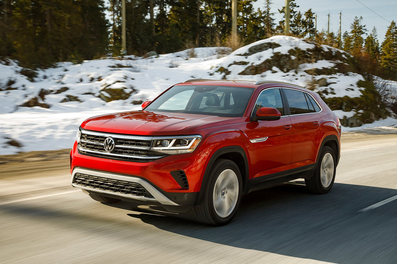 Volkswagen Atlas Cross Sport 2020 vs Ford Edge 2020