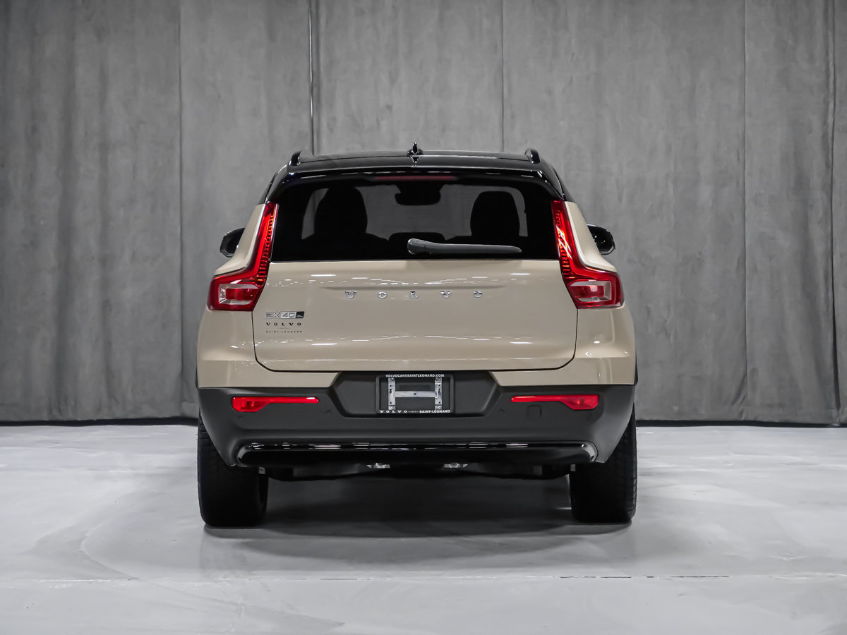 2025 Volvo EX40 SAND DUNE METALLIC - Pictures