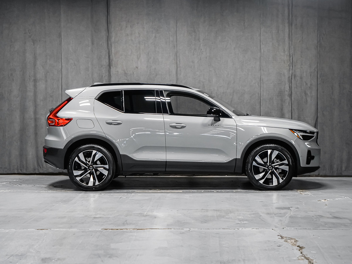 2025 Volvo XC40 VAPOUR GREY METALLIC Pictures 2025 Volvo XC40 VAPOUR GREY METALLIC Pictures