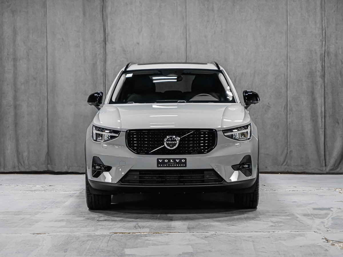 2025 Volvo XC40 VAPOUR GREY METALLIC Pictures 2025 Volvo XC40 VAPOUR GREY METALLIC Pictures