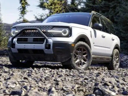 Built for the Trail: Ford Bronco’s Advanced 4×4 System with Trail Control™
