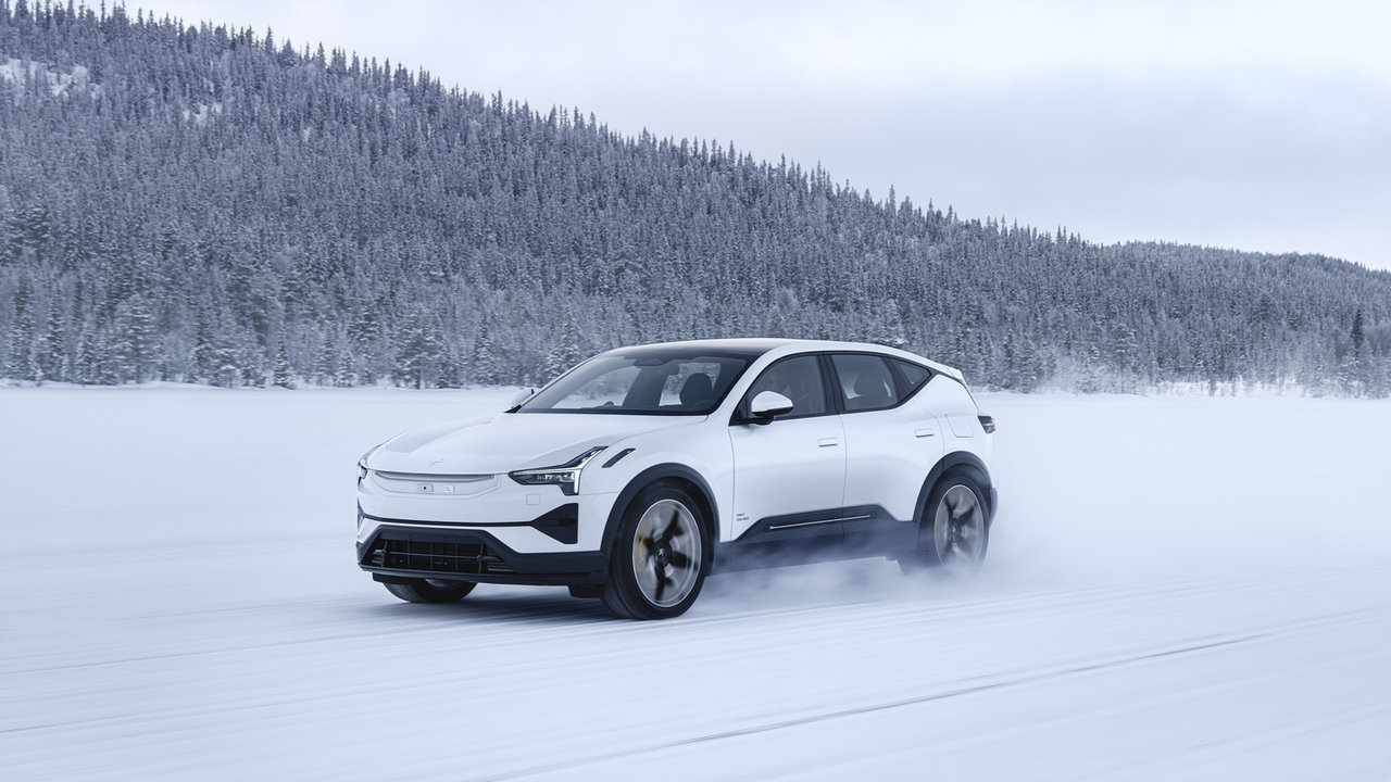 Thermopompe, sièges arrière chauffants et balais d’essuie-glace chauffants : l’équipement d’hiver de série du Polestar 3 2027