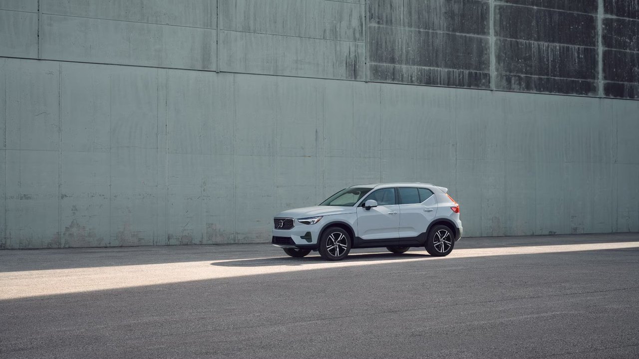 Before Quebec’s December 1 Deadline: Winter Tires and Standard AWD on the 2026 Volvo XC40
