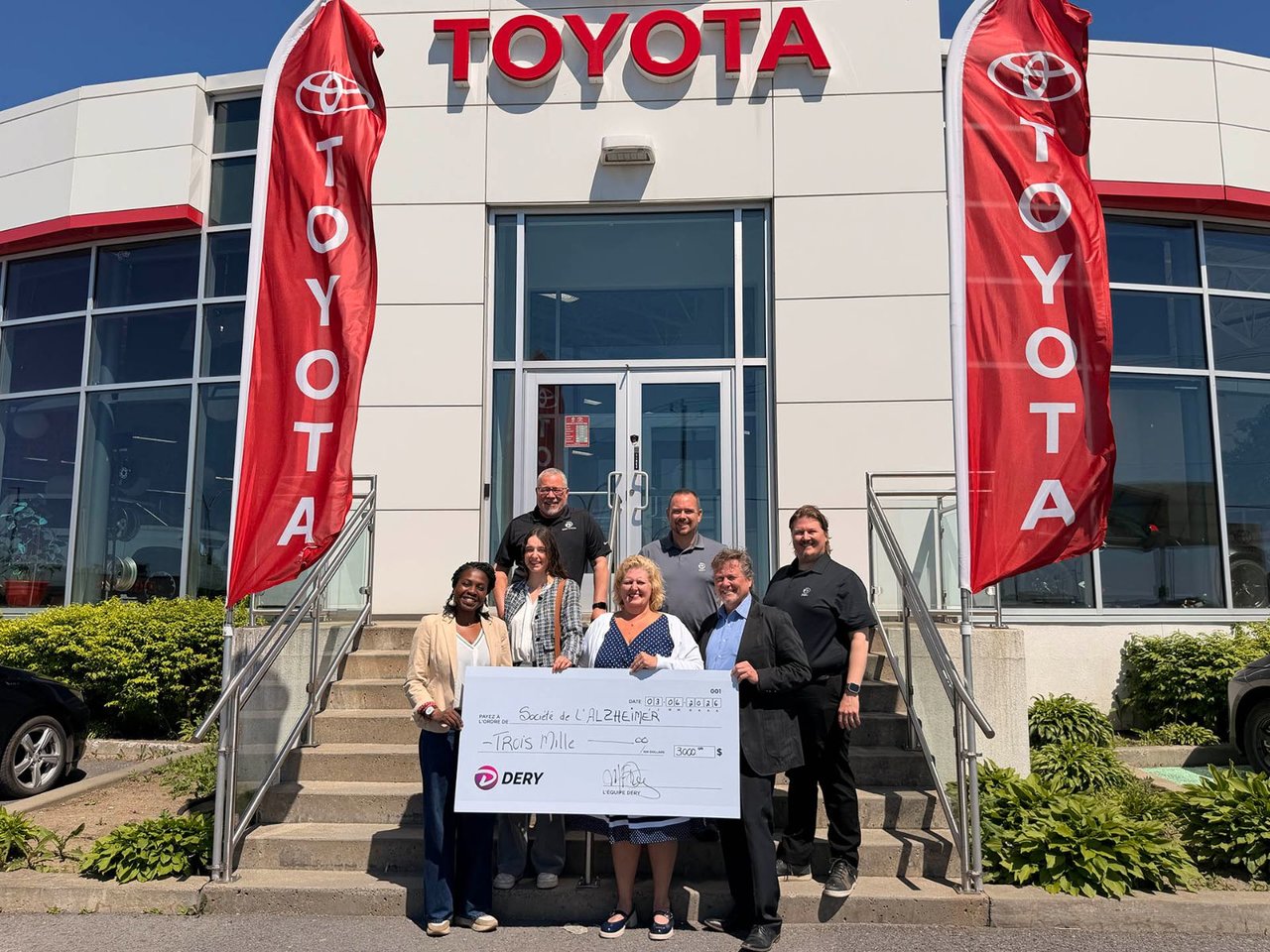 Dery Toyota Donates $3,000 to the Alzheimer Society of Haut-Richelieu