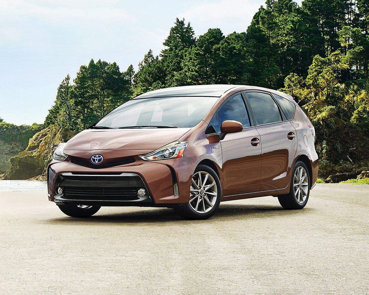 2017 Toyota Prius v for sale in Longueuil (near St-Hubert & Brossard)