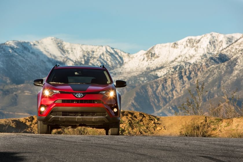 Ford Escape 2018 vs Toyota RAV4 2018 à Longueuil