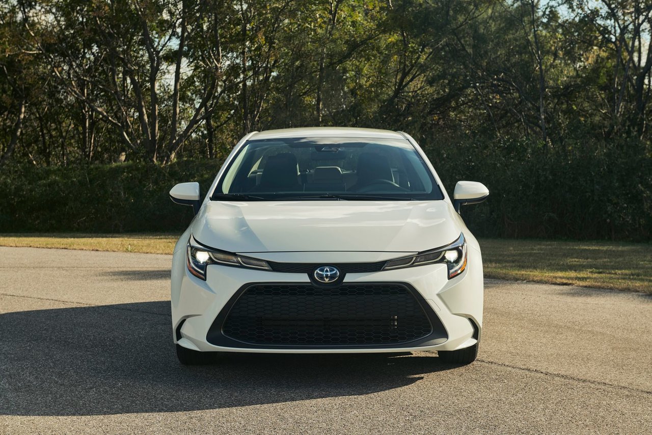 Hyundai Elantra 2020 vs Toyota Corolla 2020 à Longueuil