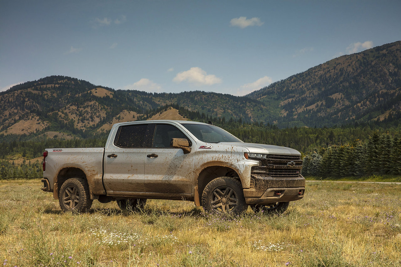 Chevrolet Silverado 1500 2020 vs Toyota Tundra 2020